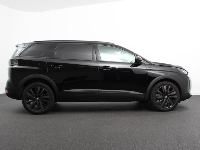 Peugeot 5008 1.2 PureTech 130pk Automaat GT Black Pack 7 zit Navigatie Apple CarPlay Android Camera Parkeerhulp Adaptive Cruise Control Stoelverwarming Electrische achterklep Climate Control Lichtmetalen velgen