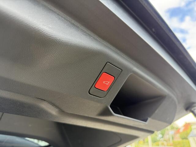 Peugeot 5008 1.2 Hybrid 145 GT 7p | Navigatie | Zwart dak | Camera | Stoelverwarming | Ecc & Cruise Control | Elektrische achterklep |