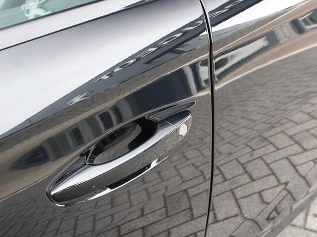 Peugeot 508 SW Première 1.6 HYbrid 225PK EAT8 Automaat Navigatie, Achteruitrijcamera, Keyless, Elektrische Kofferbak, Panoramadak, Adaptieve Cruise, Alcantara
