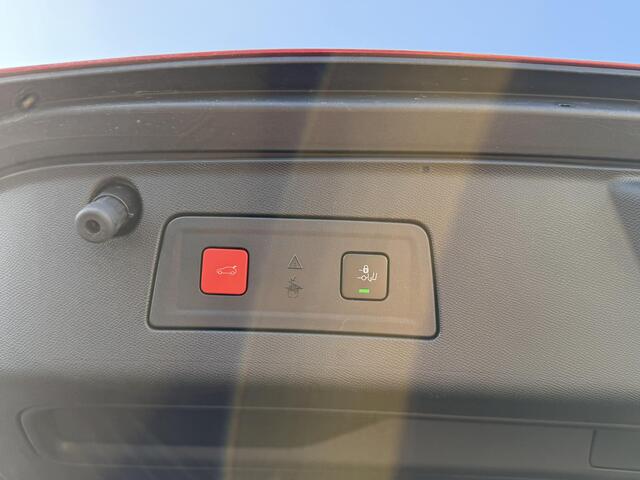 Peugeot 508 SW 1.6 HYbrid GT Pack Business VAN ¤ 28.900,- VOOR ¤ 25.877,- UW LENTEVOORDEEL: ¤ 3.023,-! | FULL OPTIONS | ADAPTIEVE CRUISE CONTROL | FOCAL AUDIO | 360 CAMERA | STOELVERWARMING | DEALER ONDERHOUDEN | ELEKTRISCHE KOFFERBAK | RIJKLAAR MET 12 MND BOVAG GARA