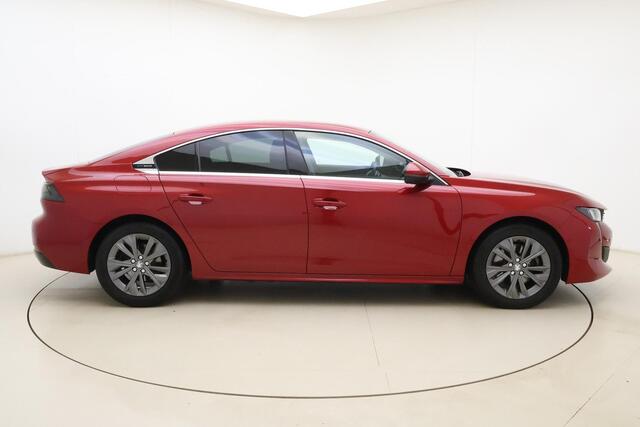 Peugeot 508 1.6 HYbrid Blue Lease Allure Avantage Camera l Climate Control l Cruise Control l Apple Carplay & Android Auto l Elektrische Kofferbak l DAB l Draadloze Telefoonlader l Full-LED l PDC l Lichtmetalen Velgen 17''