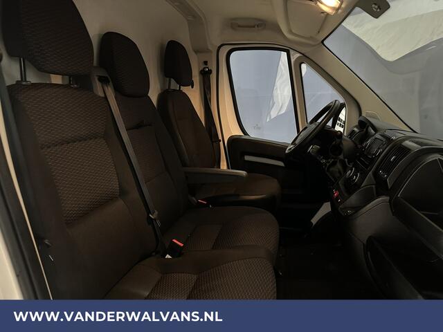 Peugeot BOXER 2.2BlueHDi 140pk L2H2 Euro6 Airco | Camera | Navigatie | Trekhaak Cruisecontrol, Parkeersensoren, Bijrijdersbank