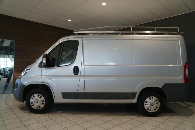 Peugeot BOXER 330 2.0 BlueHDI L1H1 Premium Pack + CAMERA / NAVIGATIE / IMPERIAAL / TREKHAAK
