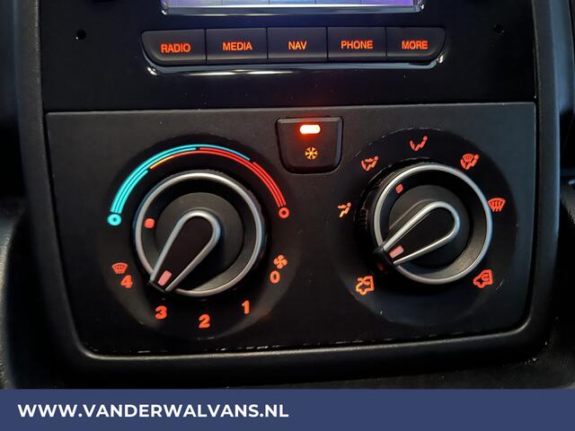 Peugeot BOXER 2.2 BlueHDi 120pk L2H2 Euro6 Airco | Trekhaak | Cruisecontrol | Parkeersensoren bijrijdersbank