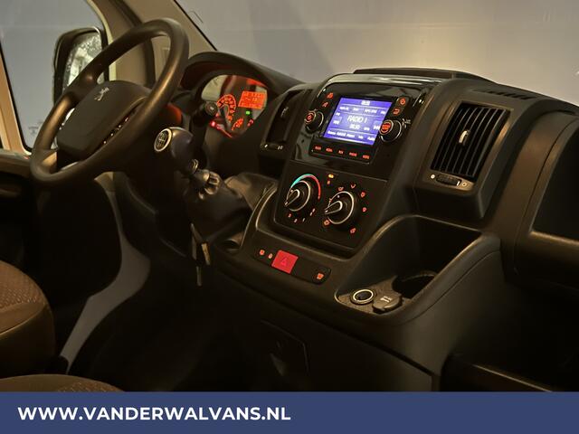 Peugeot BOXER 2.2 BlueHDi 120pk L2H2 Euro6 Airco | Trekhaak | Cruisecontrol | Parkeersensoren bijrijdersbank
