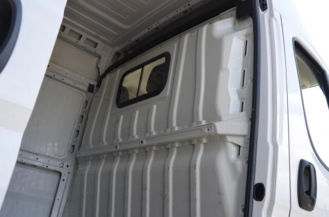 Peugeot BOXER 2.2 Blue HDI 140PK 3500 L3H2 Airco