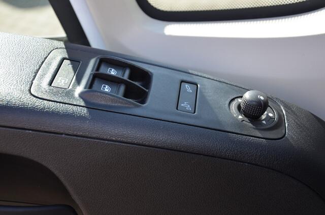 Peugeot BOXER 2.2 Blue HDI 140PK 3500 L3H2 Airco