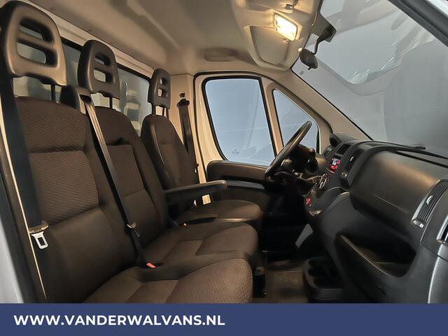 Peugeot BOXER 2.2 BlueHDi 141pk Bakwagen Laadklep Euro6 Airco | Bijrijdersbank