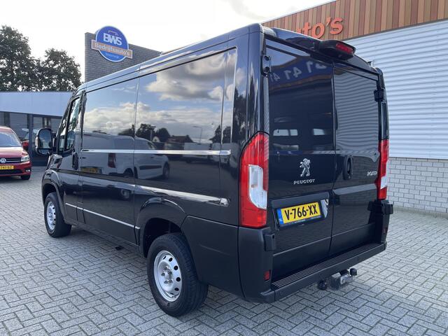 Peugeot BOXER 330 2.0 BlueHDI 130pk L1H1 Premium Pack / vaste prijs rijklaar ¤ 12.950 ex btw / euro 6 diesel / airco / cruise / navi / camera / bijrijdersbank / trekhaak 2500 kg