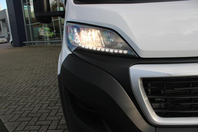 Peugeot BOXER 2.2 BlueHDi 165PK L3 3.5T | BAKWAGEN | IDEAAL ALS LOEMPIA KAR/SNACK WAGEN | NAVIGATIE | CLIMATE CONTROL | CRUISE CONTROL | DAB+ RADIO | GEVEERDE BESTUURDERSSTOEL | 3-ZITS | NIEUWE BUS! 2024 |