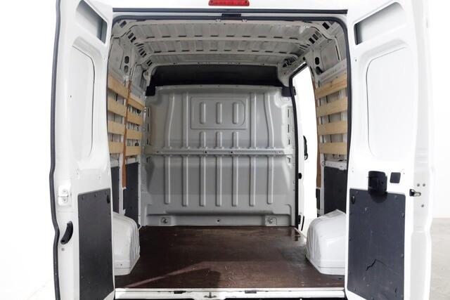 Peugeot BOXER 335 2.2 BlueHDi 140pk L2H2 Premium Airco/Navi 11-2019