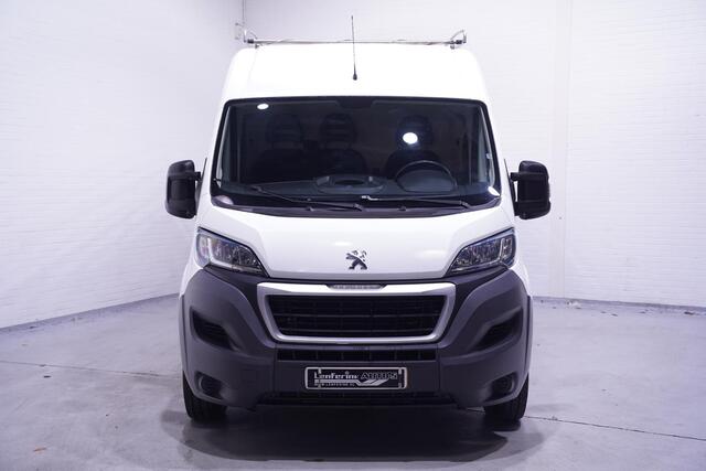 Peugeot BOXER 2.0 BlueHDI 110 pk L2H2 Airco va 219,- p/mnd Imperiaal met Trap, Trekhaak 2.000 kg, Laadruimte Pakket, APK 12-2025, 3-Zits