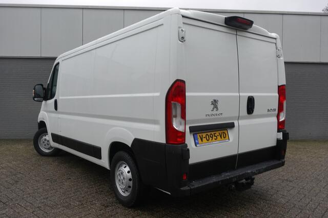 Peugeot BOXER 335 2.0 BlueHDI L2H1 | 160pk | *¤355 p/mnd | Premium | A. CAMERA | AIRCO | CRUISE | *NAV* | BETIMMERING | 2.500kg trekgw.