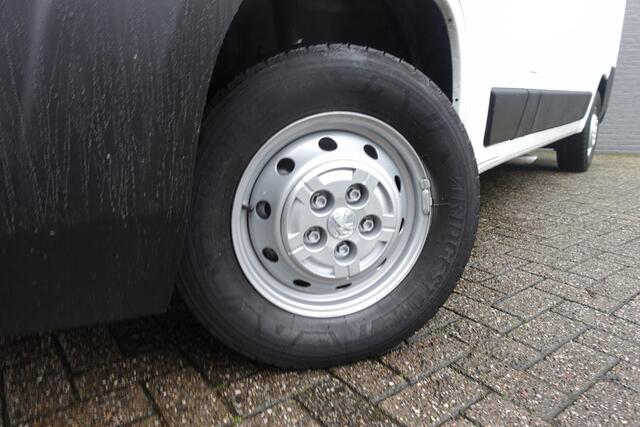 Peugeot BOXER 335 2.0 BlueHDI L2H1 | 160pk | *¤355 p/mnd | Premium | A. CAMERA | AIRCO | CRUISE | *NAV* | BETIMMERING | 2.500kg trekgw.