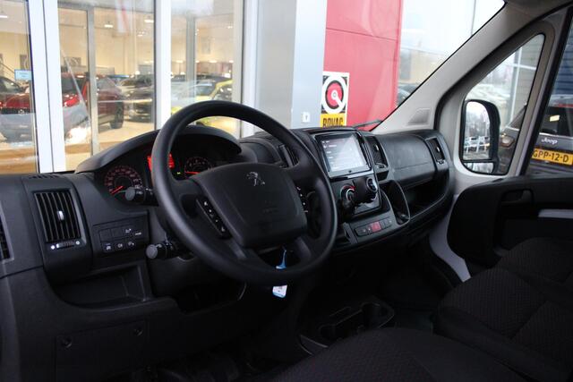 Peugeot BOXER 2.2 BlueHDi 140PK L2H2 3.3t | APPLE CARPLAY/ANDROID AUTO | ACHTERUITRIJ CAMERA | 3-ZITS | CRUISE CONTROL | ELEKTRISCH INKLAPBARE BUITENSPIEGELS | DAB+ RADIO | NIEUWE BUS! |