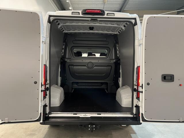 Peugeot BOXER 2.2 BlueHDi 120 PK L2H2 DC Dubbel Cabine / Euro 6 / Airco / CarPlay / Camera / Trekhaak / Cruise Control / 500 KM Z.G.A.N. !!
