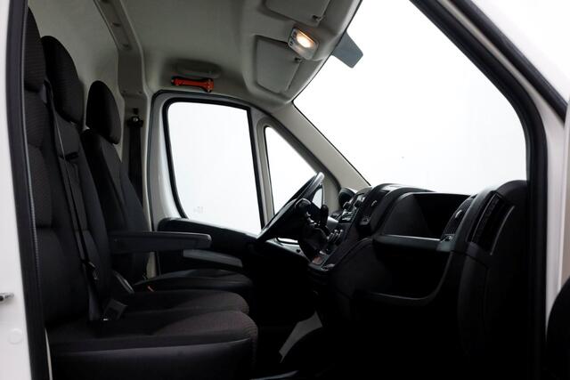 Peugeot BOXER 2.2 BlueHDi 120pk L2H2 Premium Airco/Navi/2x Schuifdeur 04-2021