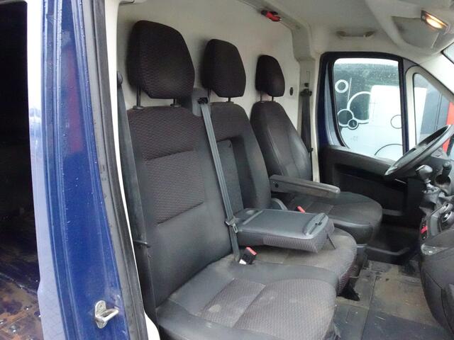 Peugeot BOXER 330 2.2 BlueHDi 120 L1H1 Premium 3 zits airco