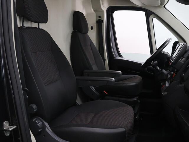 Peugeot BOXER 335 2.2 BlueHDi 165 L2 H2 Asphalt | Climate Control | Schuifdeur L +R | Luchtvering | 2-zits | Trekhaak | Cruise Control |