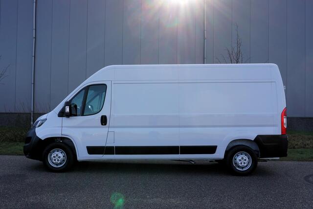 Peugeot BOXER 2.2 BlueHDi 140 L3H2 3.5t Nieuwstaat |Betimmering |Airco |Cruise |Camera |Dode-hoek sensoren |Parkeersensoren |Carplay |Android auto |3500 KG |EURO6D |1e eigenaar