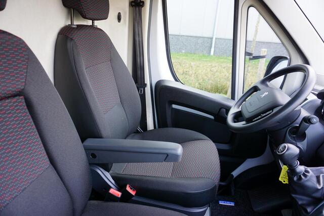 Peugeot BOXER 2.2 BlueHDi 140 L3H2 3.5t Nieuwstaat |Betimmering |Airco |Cruise |Camera |Dode-hoek sensoren |Parkeersensoren |Carplay |Android auto |3500 KG |EURO6D |1e eigenaar