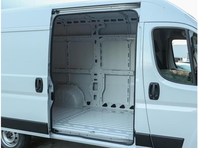 Peugeot BOXER 2.2 BlueHDi 140 S&S L2H2 3.5t | incl. ¤ 7.195,- ex. BTW korting |