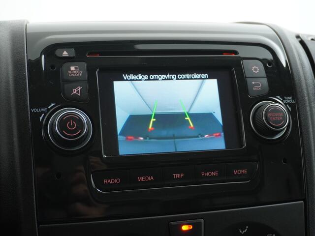 Peugeot BOXER 333 2.0HDI 111pk L1H1 3-Persoons Airco Camera Trekhaak Schuifdeur-R. Betonplex Lat-Om-Lat Premium CruiseControl ESP Elektr.Spiegels+Ramen Bluetooth Stuurbediening-Audio 2.000kg trekvermogen 300Nm/1750rpm EURO 6 1e Eigenaar