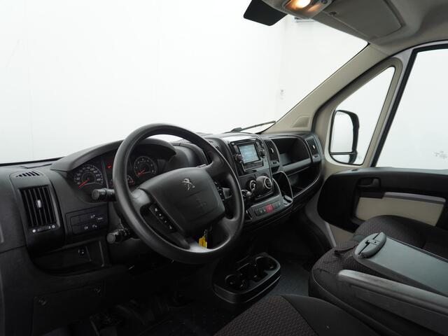 Peugeot BOXER 333 2.0HDI 111pk L1H1 3-Persoons Airco Camera Trekhaak Schuifdeur-R. Betonplex Lat-Om-Lat Premium CruiseControl ESP Elektr.Spiegels+Ramen Bluetooth Stuurbediening-Audio 2.000kg trekvermogen 300Nm/1750rpm EURO 6 1e Eigenaar