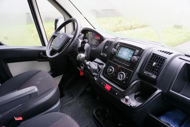 Peugeot BOXER 335 2.0 BlueHDI L2H2 Premium 131 pk |EURO6 |3500 KG |Metallic |Trekhaak |BPM vrij |Mooie camperbasis |Cruise |Airco |Bluetooth |Parkeersensoren |Multifunctioneel stuurwiel
