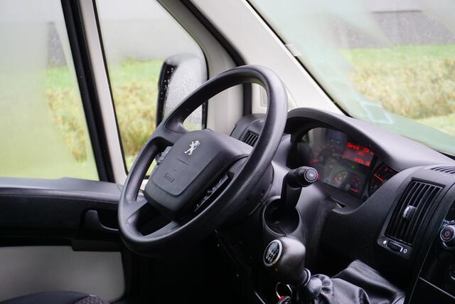 Peugeot BOXER 335 2.0 BlueHDI L2H2 Premium 131 pk |EURO6 |3500 KG |Metallic |Trekhaak |BPM vrij |Mooie camperbasis |Cruise |Airco |Bluetooth |Parkeersensoren |Multifunctioneel stuurwiel