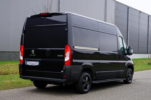 Peugeot BOXER 2.2 BlueHDi 140 L2H2 3.5t Betimmering |Camera |Cruise |Navi |Carplay |Parkeersensoren |Dode hoek detectie |Climate control |Lederen stuur |3500 KG |EURO6D |Nieuwstaat