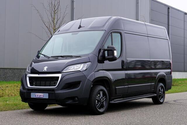 Peugeot BOXER 2.2 BlueHDi 140 L2H2 3.5t Betimmering |Camera |Cruise |Navi |Carplay |Parkeersensoren |Dode hoek detectie |Climate control |Lederen stuur |3500 KG |EURO6D |Nieuwstaat