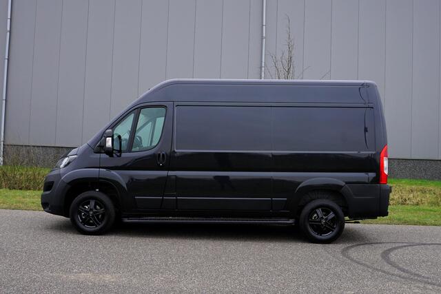 Peugeot BOXER 2.2 BlueHDi 140 L2H2 3.5t Betimmering |Camera |Cruise |Navi |Carplay |Parkeersensoren |Dode hoek detectie |Climate control |Lederen stuur |3500 KG |EURO6D |Nieuwstaat