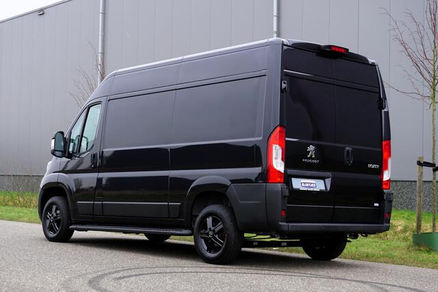 Peugeot BOXER 2.2 BlueHDi 140 L2H2 3.5t Betimmering |Camera |Cruise |Navi |Carplay |Parkeersensoren |Dode hoek detectie |Climate control |Lederen stuur |3500 KG |EURO6D |Nieuwstaat