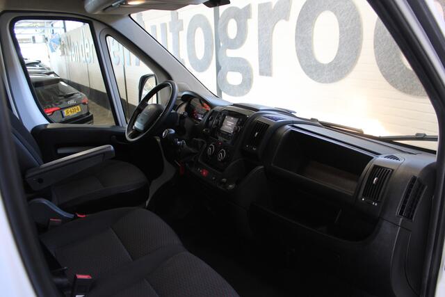 Peugeot BOXER 330 2.2 BlueHDi 140 L2H2 Premium | Incl. 12 maanden garantie | Cruise control | Parkeercamera | Airco | Bluetooth | DAB Radio | Start/stop systeem | Multifunctioneel stuurwiel |