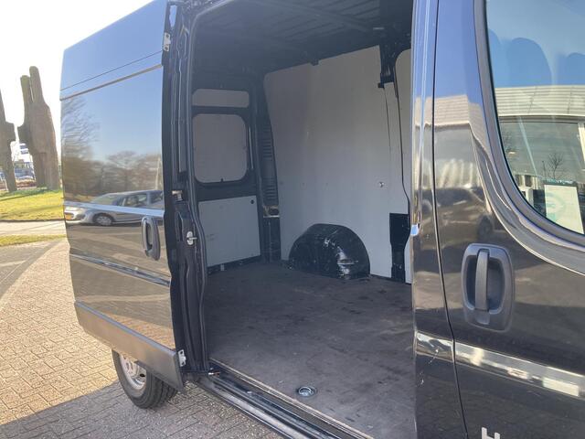 Peugeot BOXER 335 2.2 BlueHDi 165 L2H2 Asphalt | Trekhaak | Luxe Boxer | Zwart | Parkeer camera |
