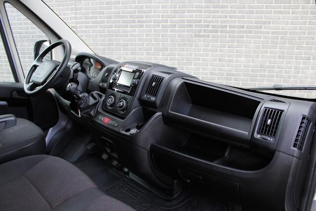 Peugeot BOXER 330 2.2 BlueHDi 140 L2H2 Asphalt CruiseControl, Trekhaak, Airco, Navigatie, Achteruitrijcamera, DAB Radio