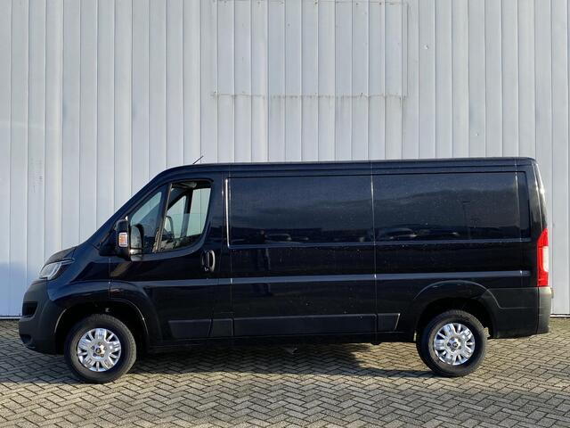 Peugeot BOXER 330 2.2 BlueHDi 120 L2H1 Asphalt | Weinig kilometers | Leder | Navigatie | Achteruitrijcamera | Trekhaak | Lichtmetalen velgen