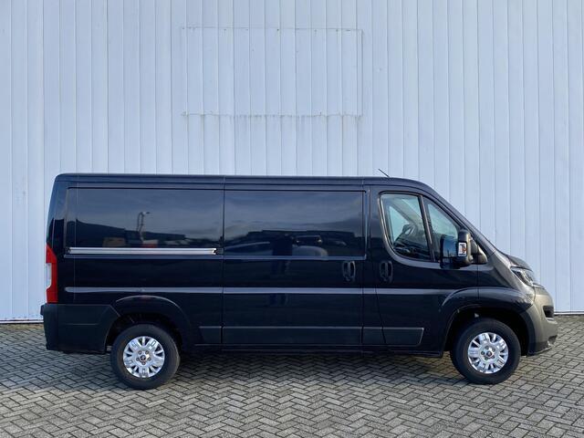 Peugeot BOXER 330 2.2 BlueHDi 120 L2H1 Asphalt | Weinig kilometers | Leder | Navigatie | Achteruitrijcamera | Trekhaak | Lichtmetalen velgen