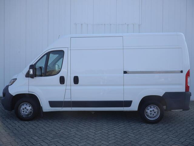 Peugeot BOXER 335 2.0 BlueHDI L2H2 Pro 130 PK | 2-Zits | Cruise Control | Airco | Electrische Ramen Voor | Electrische Vertelbare Buitenspiegels | Laadruimte Pakket