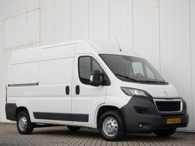 Peugeot BOXER 333 2.0 BlueHDI L2H2 Pro | 130PK | Achteruit Rijcamera | Cruise Control | Trekhaak | Navigatie | 3 Zits | Armleuning | Airco | Bluetooth