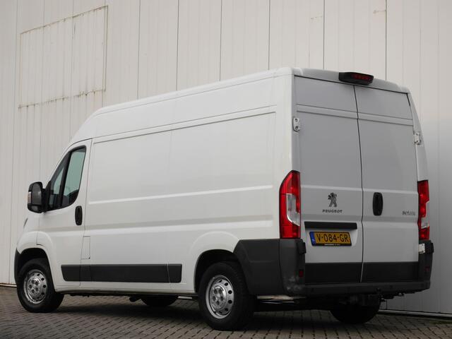 Peugeot BOXER 333 2.0 BlueHDI L2H2 Pro | 130PK | Achteruit Rijcamera | Cruise Control | Trekhaak | Navigatie | 3 Zits | Armleuning | Airco | Bluetooth