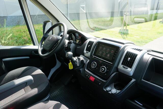 Peugeot BOXER 2.2 BlueHDi 140 L3H2 3.5t in Topstaat |Betimmering |Camera |Cruise |Airco |Carplay |Android Auto |BPM voordeel bij Camperombouw |Met ramen |Parkeersensoren |EURO6 |3500 KG