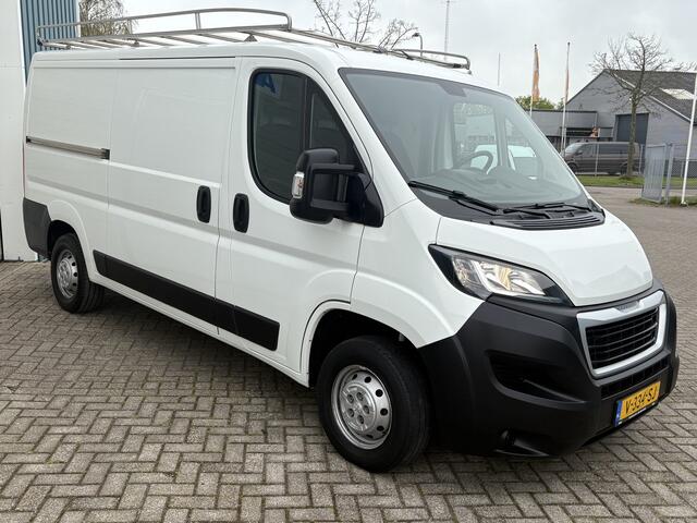 Peugeot BOXER 330 2.0 111Pk BlueHDI L2H1 Premium / Cruise / Airco / IMPERIAAL / Trekhaak / Apk t/m 28-09-2025