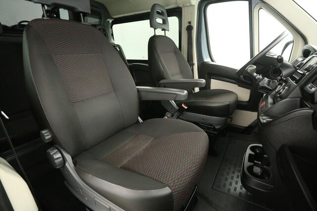 Peugeot BOXER 330 2.0 BlueHDI L2H1 | MARGE! | Dubbele Cabine | 5 Persoons | Airco Camera Cruise Navigatie Trekhaak