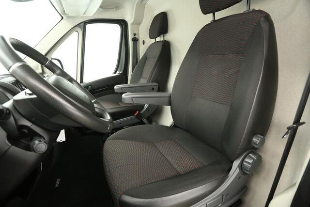 Peugeot BOXER 333 2.2 BlueHDi L2H1 165PK Airco 2xSchuifdeur Camera Cruise Navigatie PDC Elektrpakket Trekhaak