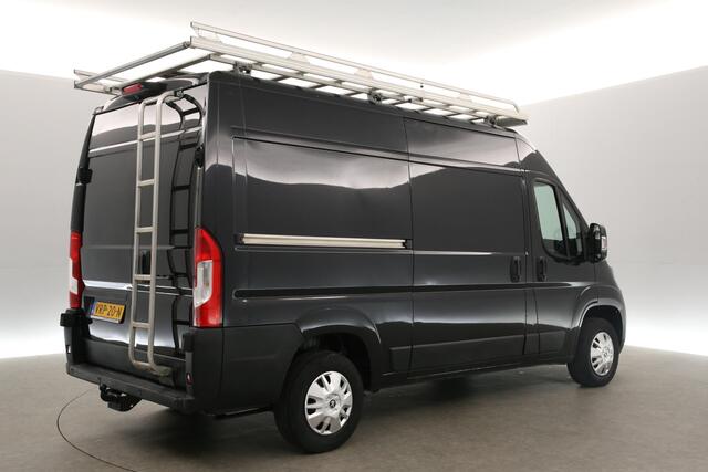 Peugeot BOXER 335 2.0 BlueHDI L2H2 164PK Airco Camera Cruise Navigatie PDC 3 Persoons LED Imperiaal Trekhaak