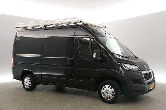 Peugeot BOXER 335 2.0 BlueHDI L2H2 164PK Airco Camera Cruise Navigatie PDC 3 Persoons LED Imperiaal Trekhaak