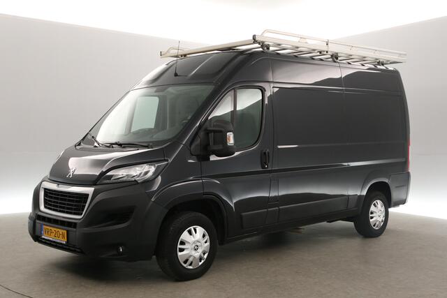 Peugeot BOXER 335 2.0 BlueHDI L2H2 164PK Airco Camera Cruise Navigatie PDC 3 Persoons LED Imperiaal Trekhaak