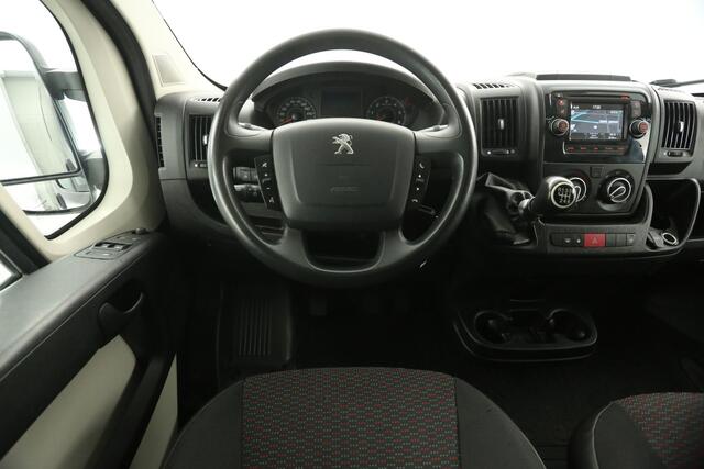 Peugeot BOXER 335 2.0 BlueHDI L2H2 164PK Airco Camera Cruise Navigatie PDC 3 Persoons LED Imperiaal Trekhaak